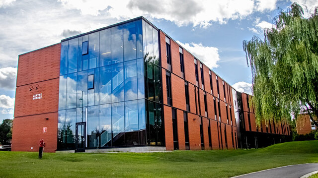 Janyne Hodder Hall&nbsp;&nbsp;&nbsp;&copy; Bishop's University