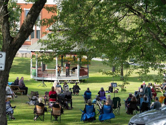 Concert apéro dans le Parc des Braves&nbsp;&nbsp;&nbsp;&copy; Maison de la culture John-Henry-Pope