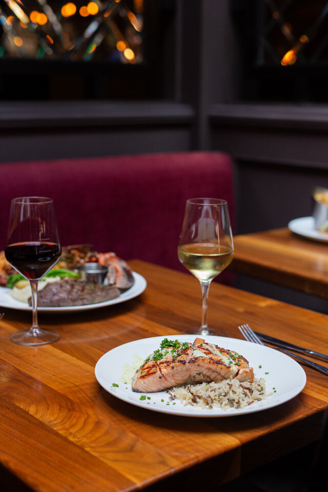 Vieux-Port Steakhouse&nbsp;&nbsp;&nbsp;&copy; Gray Collection