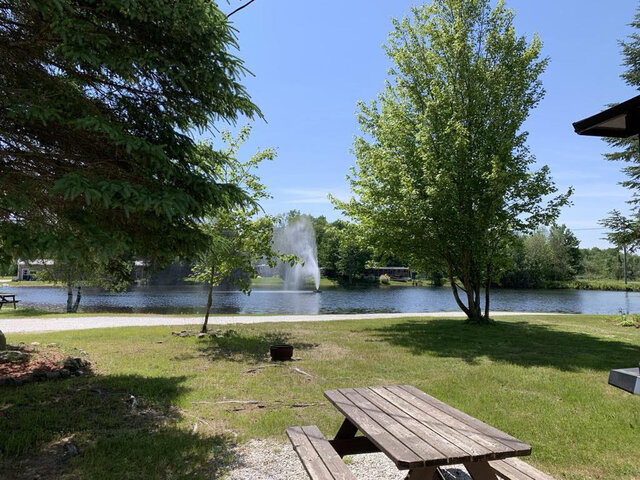 Lac artificiel&nbsp;&nbsp;&nbsp;&copy; Camping La Mine de Cuivre
