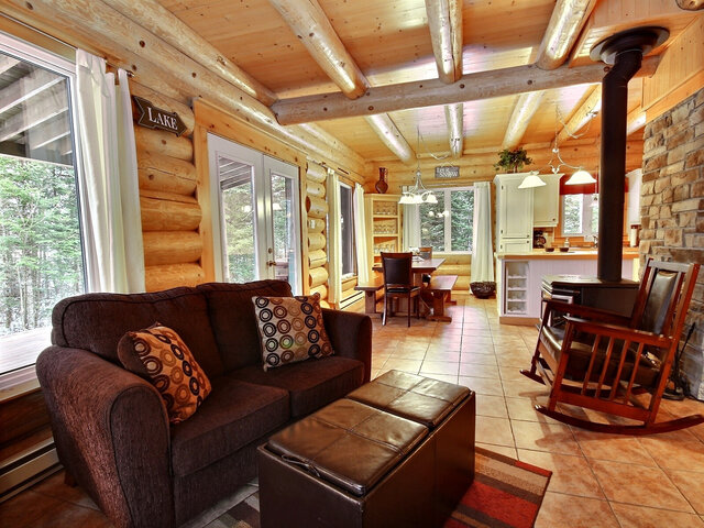 L'Aurore Boréale - Salon&nbsp;&nbsp;&nbsp;&copy; Au Chalet en Bois Rond