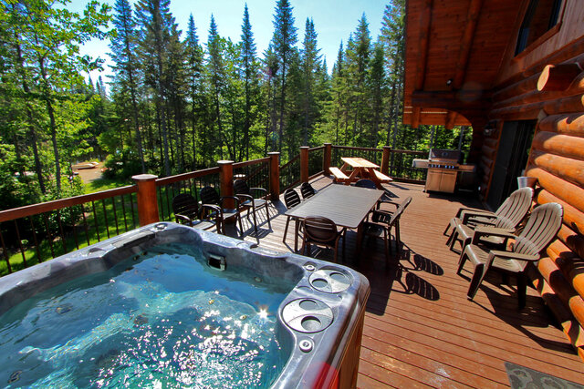 Le Draveur - Spa extérieur privé&nbsp;&nbsp;&nbsp;&copy; Au Chalet en Bois Rond