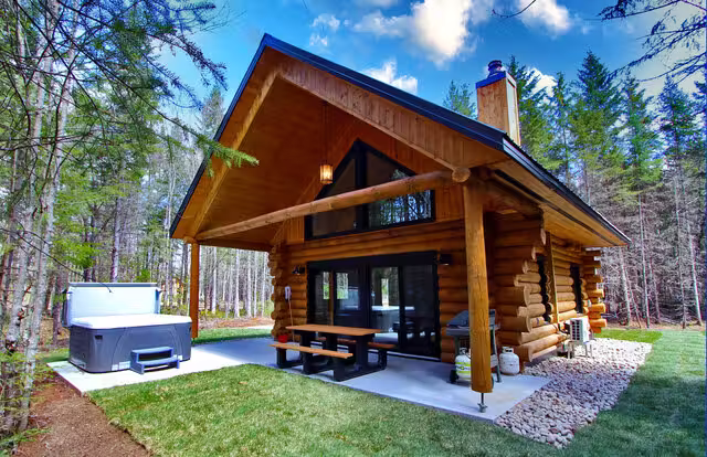 Le Charpentier&nbsp;&nbsp;&nbsp;&copy; Au Chalet en Bois Rond
