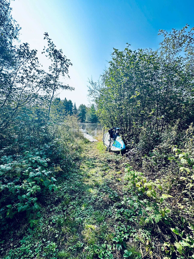 Accès lac&nbsp;&nbsp;&nbsp;&copy; F.Côté