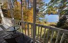 Profitez d'un bon café en admirant la vue sur le lac&nbsp;&nbsp;&nbsp;&copy; Gîte du Lac-à-la-Loutre (B&B)