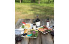 Picnic dans le verger&nbsp;&nbsp;&nbsp;&copy; M-H.Caron