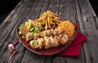Assiette deux brochettes de poulet