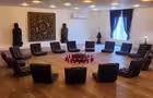 Salle&nbsp;&nbsp;&nbsp;&copy; om shamwe