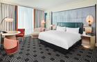 Sofitel Montréal Le Carré Doré - Chambre avec lit king&nbsp;&nbsp;&nbsp;&copy; Timothée Guzzo