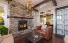 Salon avec 2 foyers
