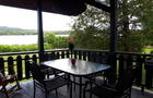 Balcon avec vue sur le lac