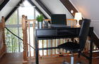 Bureau de travail et vue sur le lac&nbsp;&nbsp;&nbsp;&copy; S. Poissant