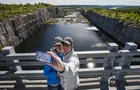 Visiteurs sur l'évacuateur de crue&nbsp;&nbsp;&nbsp;&copy; Hydro-Québec
