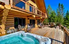 Le Bercail - Terrasse avec spa&nbsp;&nbsp;&nbsp;&copy; Au Chalet en Bois Rond
