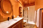 Le Bercail - Salle de bain&nbsp;&nbsp;&nbsp;&copy; Au Chalet en Bois Rond
