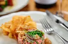 Tartare de boeuf&nbsp;&nbsp;&nbsp;&copy; Chez Lionel