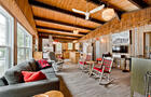 Intérieur - vue d'ensemble&nbsp;&nbsp;&nbsp;&copy; Au refuge du Lac
