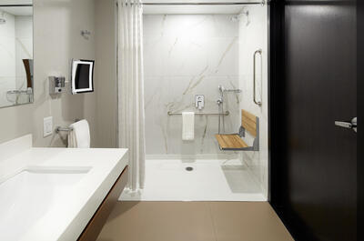 HÔTEL DOUBLETREE PAR HILTON AÉROPORT DE MONTRÉAL