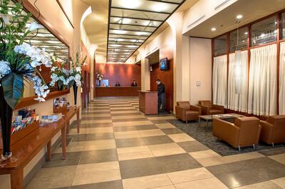 LE SQUARE PHILLIPS HÔTEL & SUITES