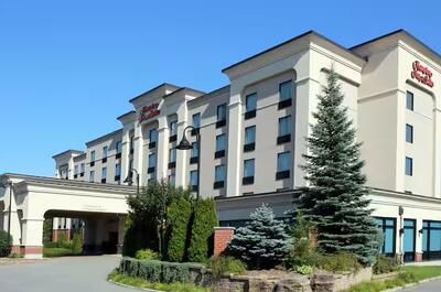 HÔTEL HAMPTON INN & SUITES BY HILTON LAVAL
