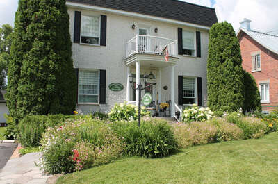 AU TOURNANT DE LA RIVIÈRE