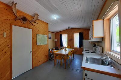 HÉBERGEMENT LAC-AUX-PINS