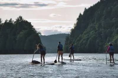 La route bleue – Lacs Long et Montauban – Boucle des lacs Long et Montauban