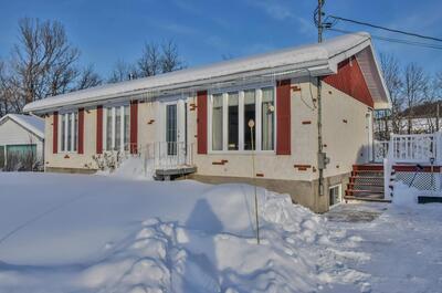 MAISON SUR LA RIVIÈRE MARSOUI
