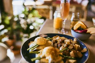 Le Saint-Éloi Café Bistro