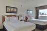 Chambre supérieur avec deux lits doubles&nbsp;&nbsp;&nbsp;&copy; Hôtel Quality Inn Rouyn-Noranda