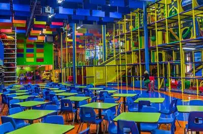 Funtropolis (Saint-Hubert)