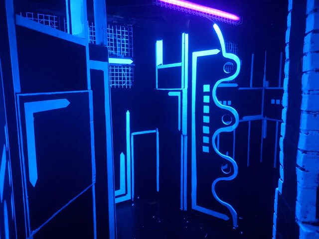 Laser Game Evolution (Ste-Catherine) - Décor bleu&nbsp;&nbsp;&nbsp;&copy; Laser Game Évolution