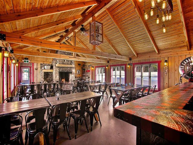 Salle à manger&nbsp;&nbsp;&nbsp;&copy; Au Chalet en Bois Rond