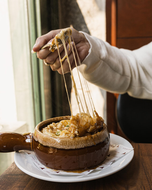 Méchant Boeuf - Soupe à l'oignon&nbsp;&nbsp;&nbsp;&copy; Karolina Jez