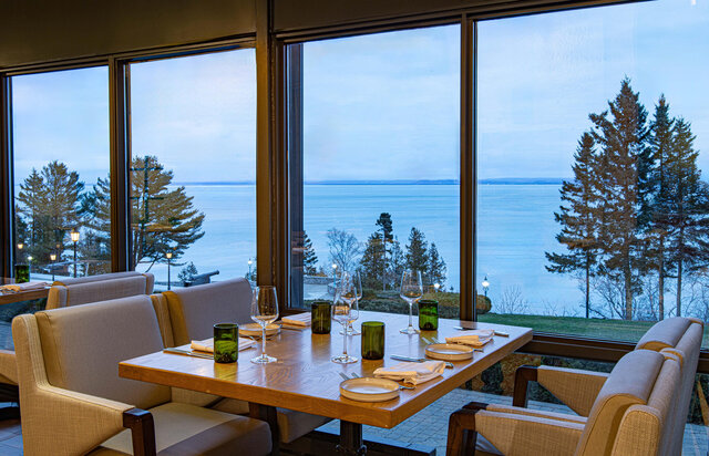 Vue sur le fleuve&nbsp;&nbsp;&nbsp;&copy; Go Xplore