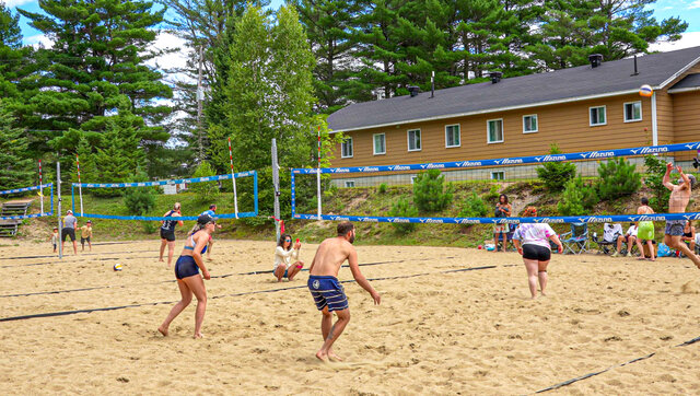 Volleyball&nbsp;&nbsp;&nbsp;&copy; Centre Vacances Lac Simon