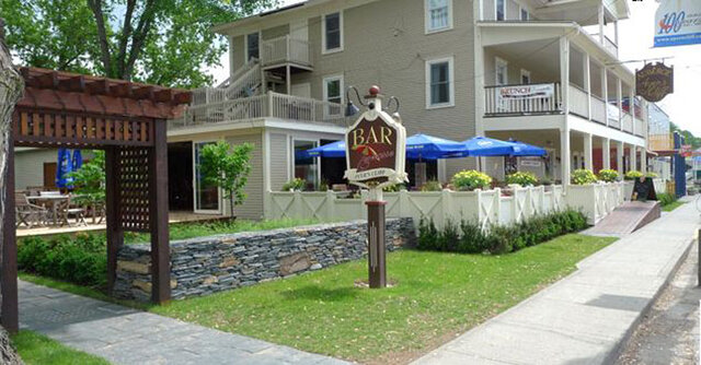 Auberge Ayer's Cliff&nbsp;&nbsp;&nbsp;&copy; Auberge Ayer's Cliff