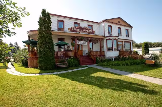 Extérieur&nbsp;&nbsp;&nbsp;&copy; Auberge l'Ambassadeur