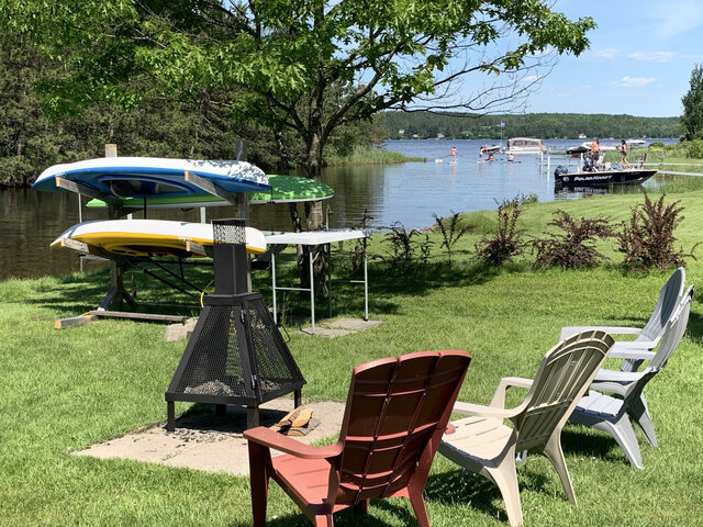 Bord du lac&nbsp;&nbsp;&nbsp;&copy; D.Dumaine