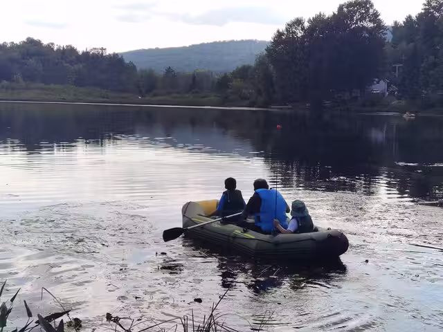 Pêche sur le lac&nbsp;&nbsp;&nbsp;&copy; D.Suarez