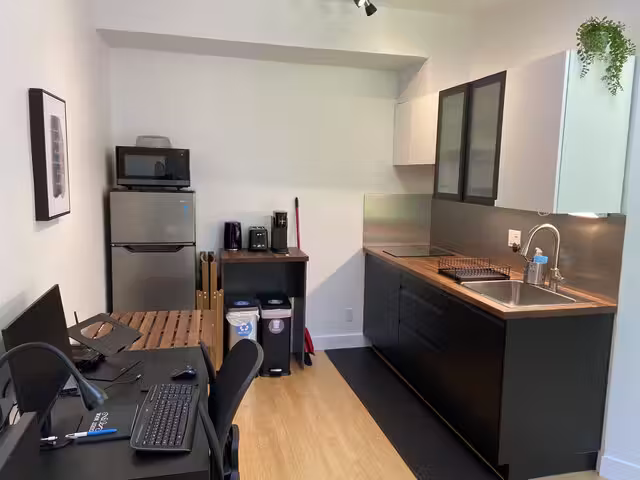 Cuisinette et bureau de travail&nbsp;&nbsp;&nbsp;&copy; K.Krieger