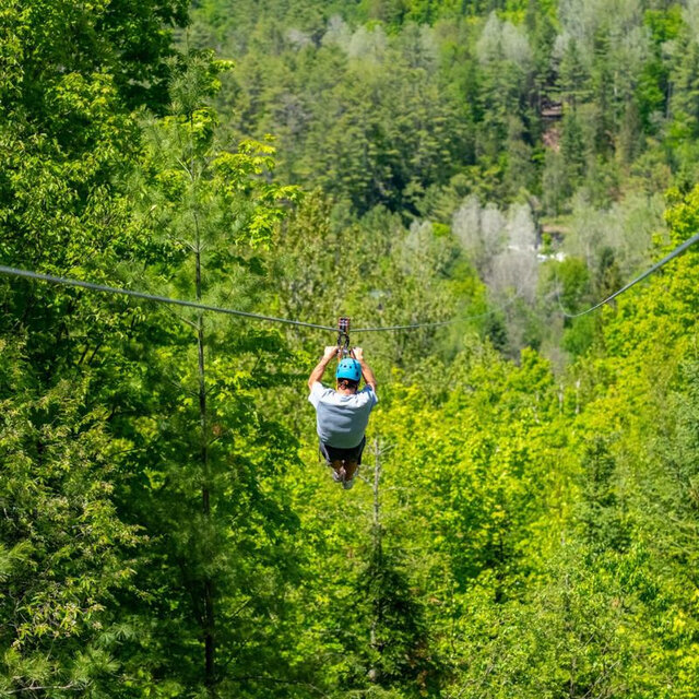 Site web 2026 - mise à jour - tourismemrcjoliette_attraits_tyrolienne_geante1&nbsp;&nbsp;&nbsp;&copy; Parc Régional des Chutes Monte-à-Peine-et-des-Dalles