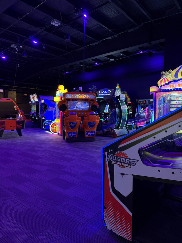 Arcade&nbsp;&nbsp;&nbsp;&copy; Jay