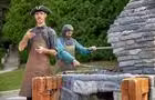 Guide-animateur à la forge © Parcs Canada/L.Jalbert