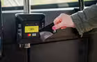 Paiement par carte de crédit ou débit © Catherine Ross