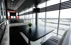 Banquettes avec vue sur la piste