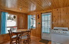 Intérieur de chalet - salle à manger&nbsp;&nbsp;&nbsp;&copy; Pourvoirie du Lac Georges