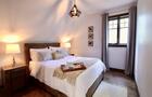 Chambre avec lit queen