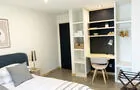 Grand lit et bureau