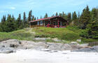 Chalet et plage&nbsp;&nbsp;&nbsp;&copy; J.-L.Frenette